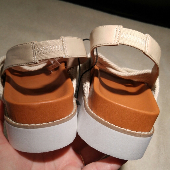 🌏Urban Outfitters🌏 - Picture 6 of 11